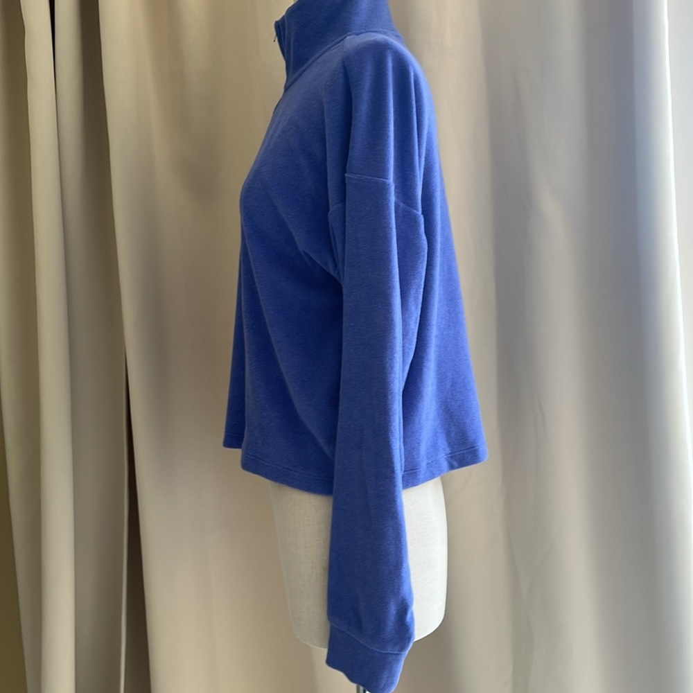NWOT Peloton Terry Cloth Pullover Size Small - Picture 2 of 8